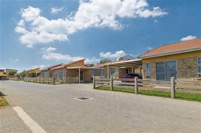 Simplex For Rent in Cosmo City, Randburg