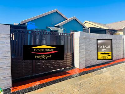 House For Sale in Fleurhof, Roodepoort