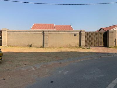 House For Sale in Fleurhof, Roodepoort